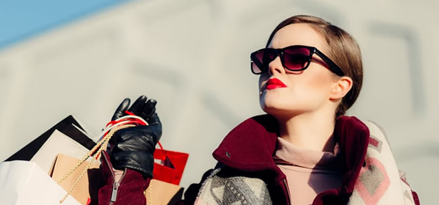 پوشاک و کفش زنانه